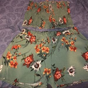 Frill hem pleated tube top with shorts